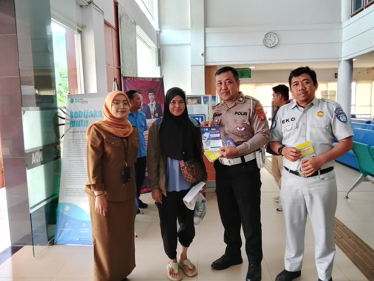 Tingkatkan Pelayanan, Polantas Sapa Wajib Pajak di Samsat Induk M. Yamin